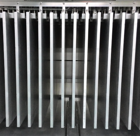 平板垂直式電極結(jié)構(gòu)-普樂斯等離子清洗機